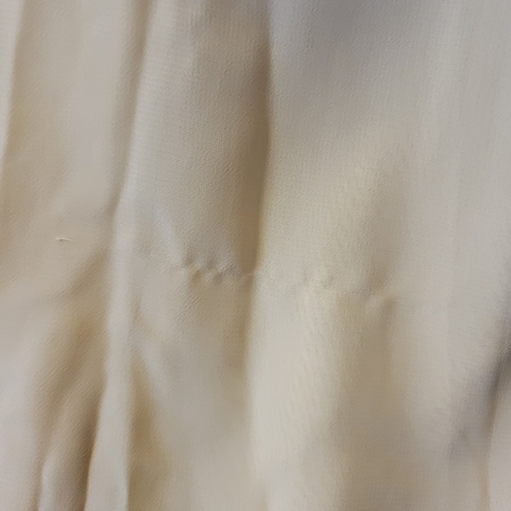 Jj"s house gown size 12, Bust 38 Waist 31.Champagne color. - Picture 6 of 12